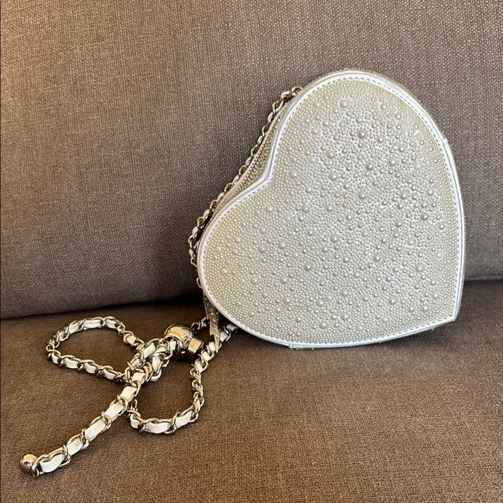 Betsy Johnson heart bag